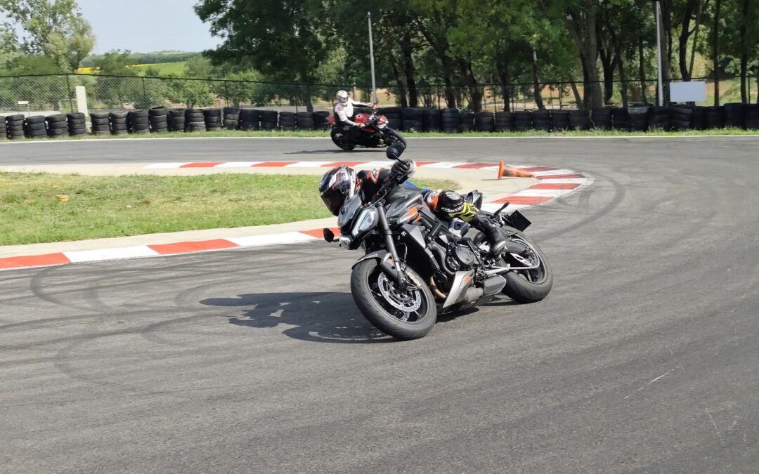 Visonta / „Pályamotorozás és tempós szerpentinezés” tréning